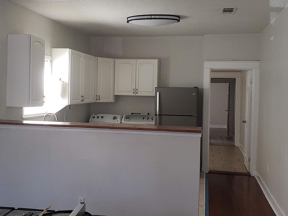Open living room/kitchen