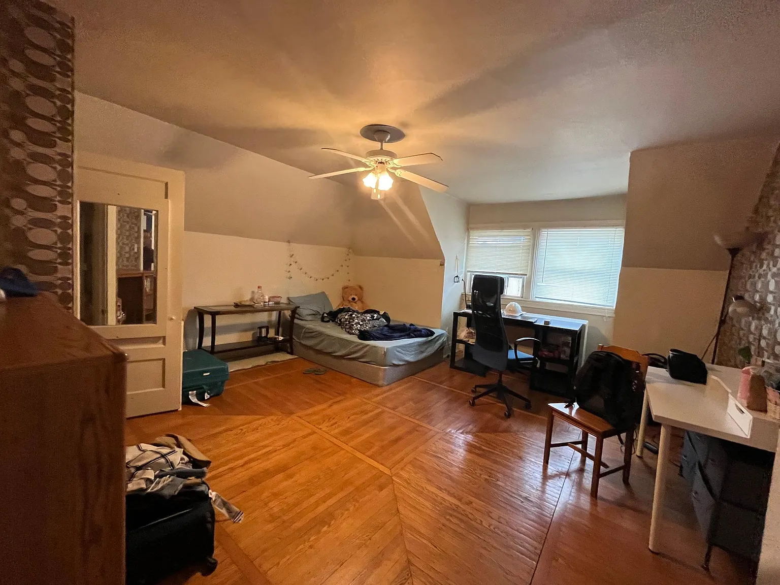 5852 Bartlett St — Photo 2