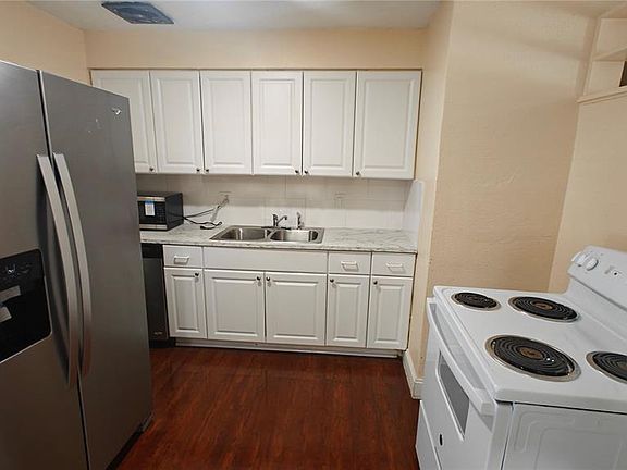 3rd image of 6918 Ravenna Ave