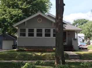 820 Denver St, Waterloo, IA 50702