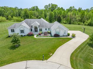 5070 Somerset Ct, Columbus, IN 47201