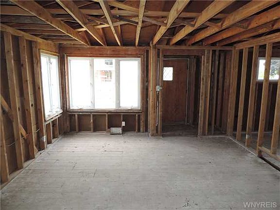 4th image of 260 Oakvale Blvd