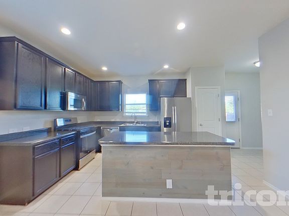 5th image of 240 Dragon Ridge Rd