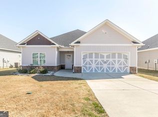 906 Adirondac Way, Bonaire, GA