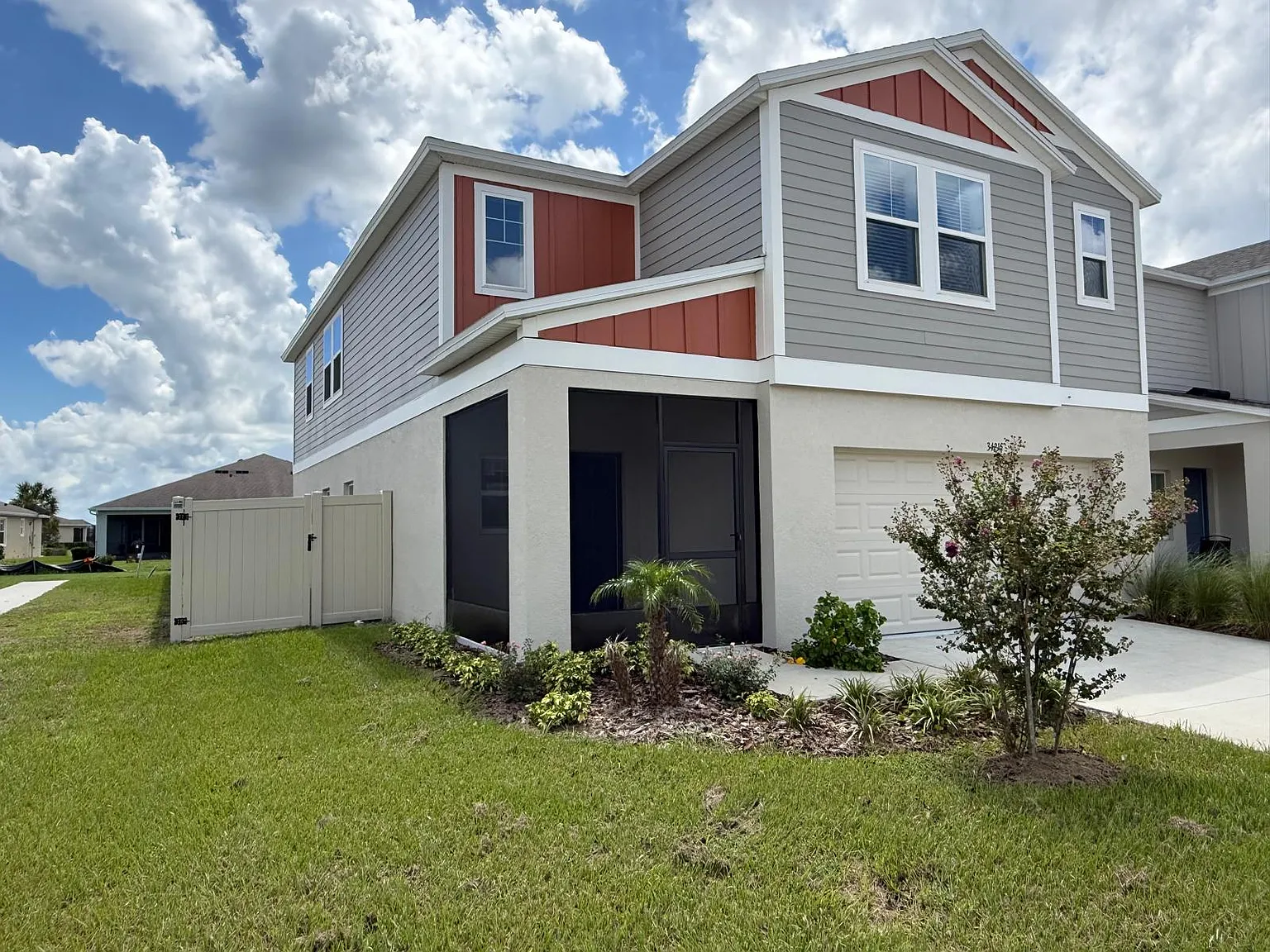 5 bed, 2470 sqft, $2,800 — Photo 2