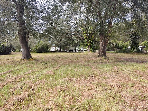 2nd image of 1448 SE Peach Dr