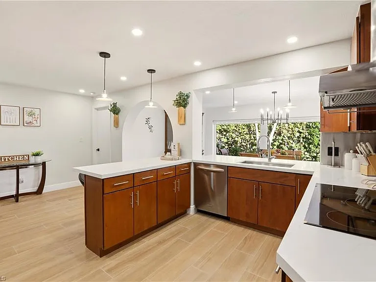 339 Landmark St — Photo 11