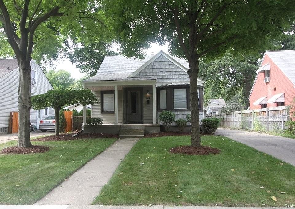 1st image of 919 N Rembrandt Ave