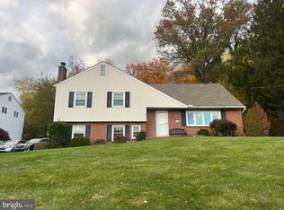 617 Meadowlark Rd, Audubon, PA 19403