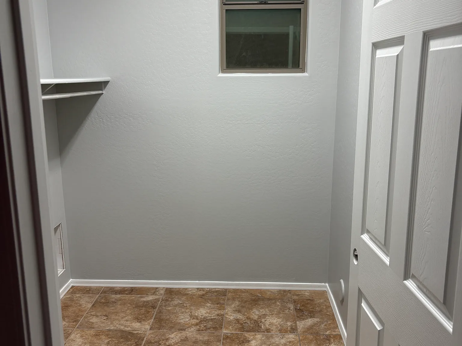 6 bed, 3618 sqft, $2,900 — Photo 3