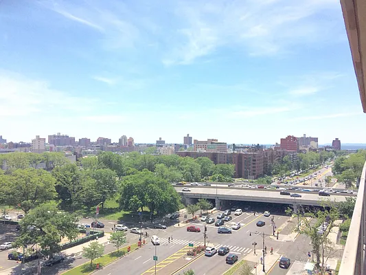 Sold by Elbe Real Estate Inc | media 29