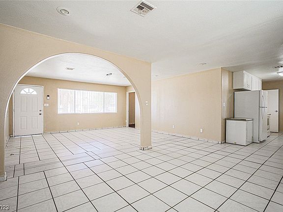 3rd image of 3654 Deer Creek Way