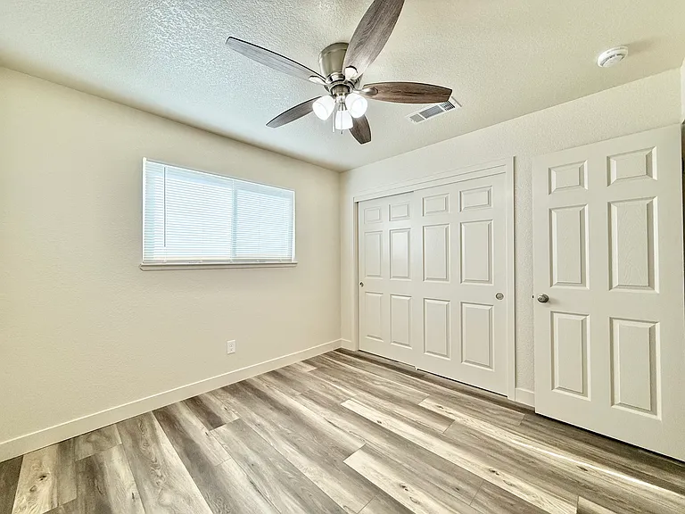 1821 W Rumble Rd — Photo 8