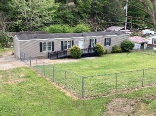 248 Mallet Fork Rd, Pine Top, KY 41843