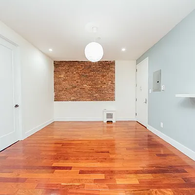 Rented by Nooklyn NYC LLC | media 21