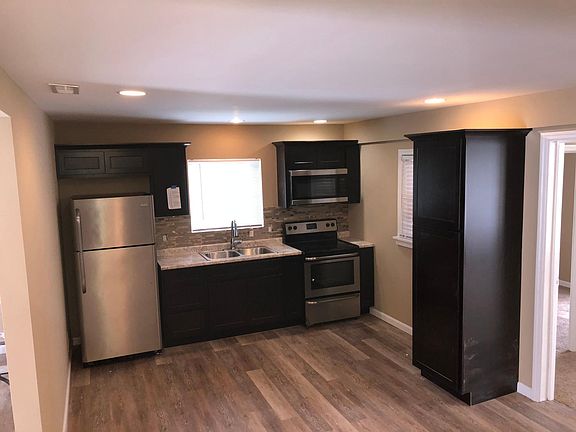 3rd image of 124 Grether Ave