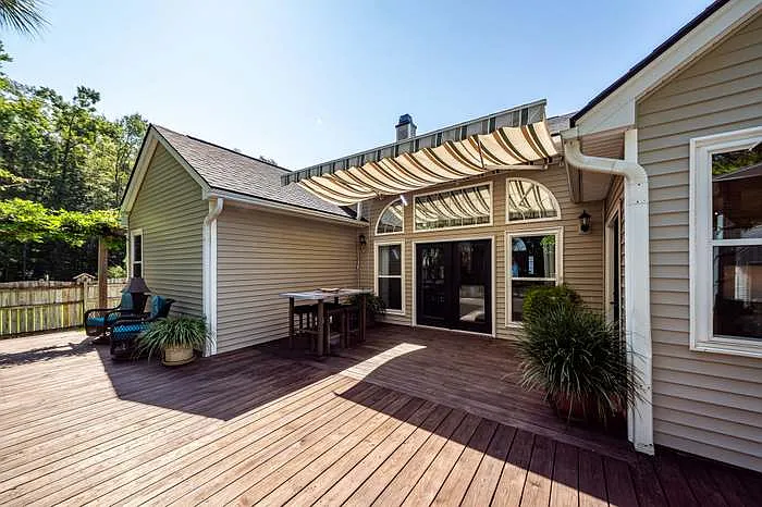 136 Oak Bluff Rd — Photo 32