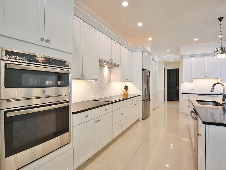 1115 Mallorca Dr — Photo 11