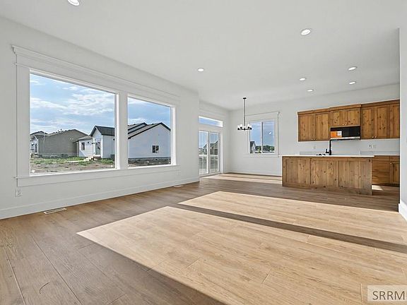 2nd image of 6907 Bronson Dr