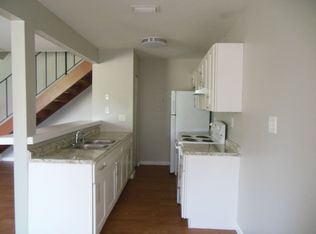 828 E Tiffany Dr APT 3, Mangonia Park, FL 33407