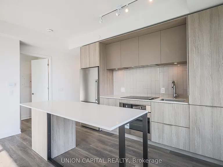 130 River St #902 — Photo 17