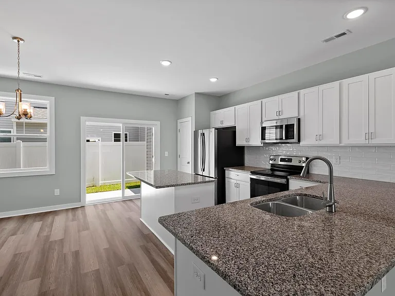 320 Starfish Ln — Photo 4