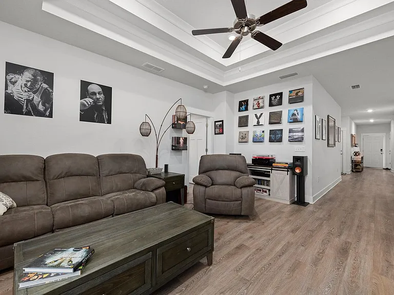 6196 Jenks Dr — Photo 9
