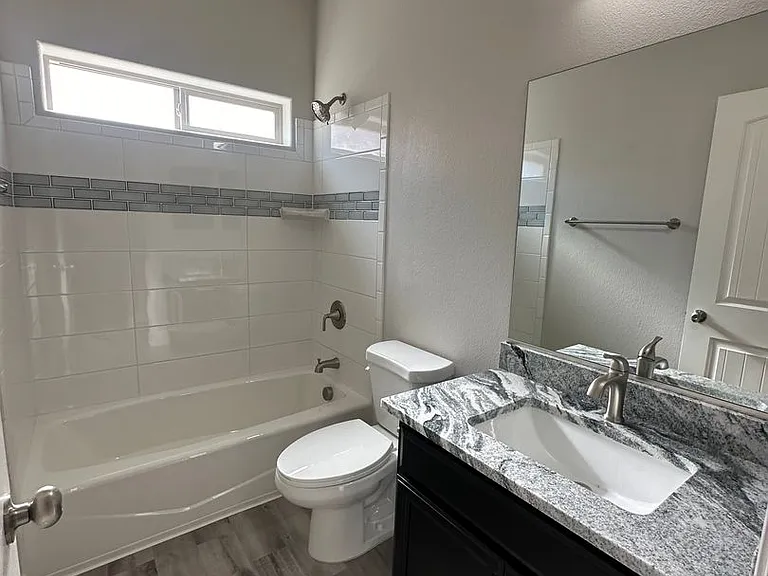 2743 Chambers Ave — Photo 11