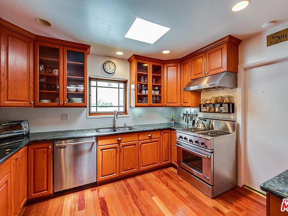 3rd image of 14121 Valley Vista Blvd
