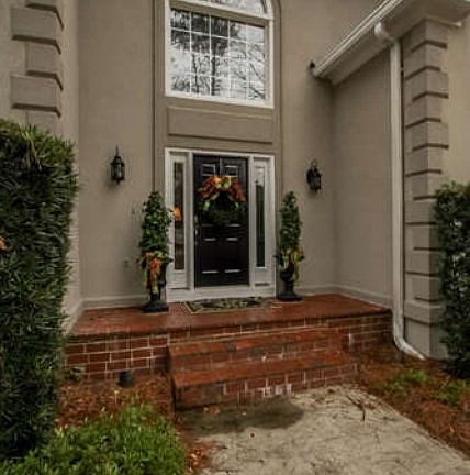 3rd image of 613 Medinah Dr