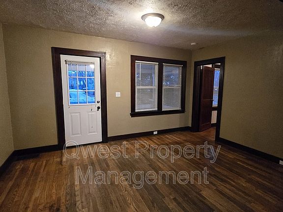 5th image of 743 Sibley St NW