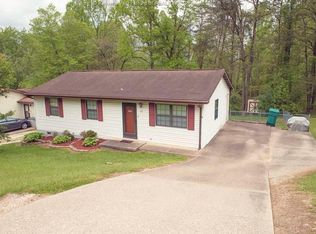 32 Beaver Dr, Hurricane, WV 25526