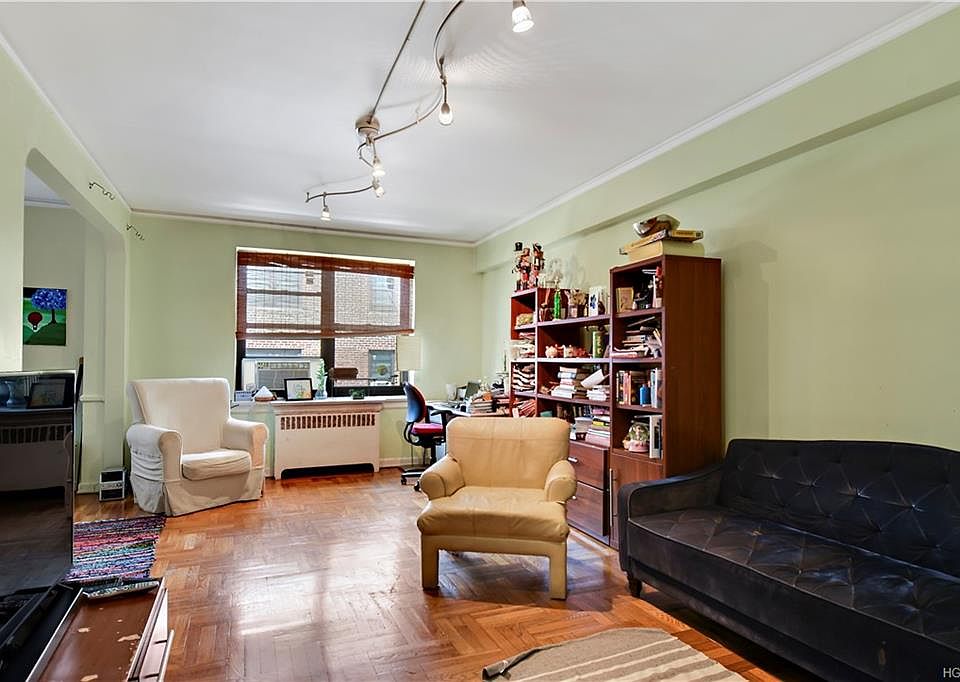 1st image of 470 N Broadway APT B21
