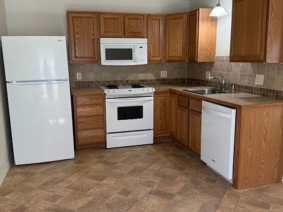 4th image of 1634 Avenue D APT A