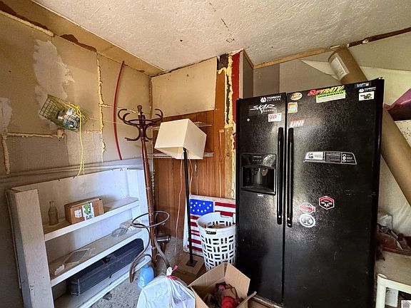 3rd image of 417 Watkins St