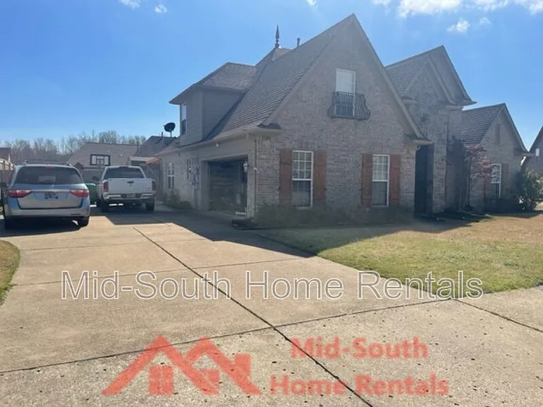 11189 Bernadette Cv — Photo 1