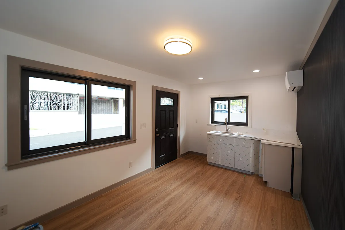 Building Photo - 1232 Elm St