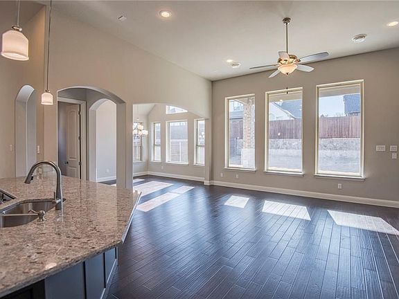 4th image of 137 St Elias Dr