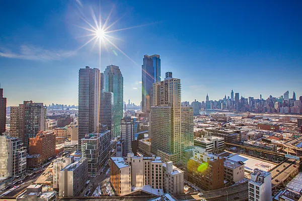 Sold by Winzone Realty Inc | media 2