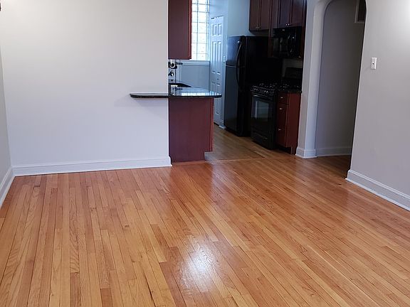 2nd image of 1124 W Washington Blvd #3A