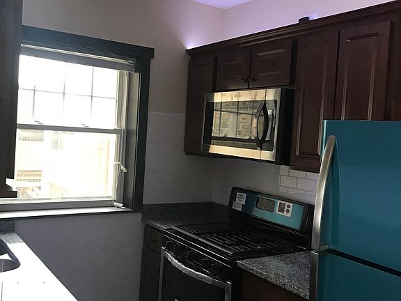 4th image of 1423 Washington St #1G