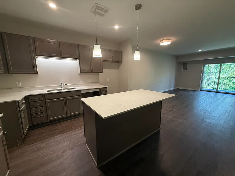 2645 Burton Rd #4 — Photo 34