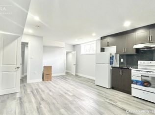 158 Pondcliffe Dr #2, Kitchener, ON N2R0M4