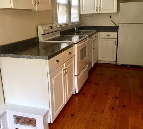 Eat in Kitchen opens to deck