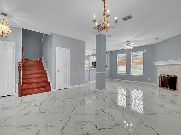 4th image of 1970 Garrison Way