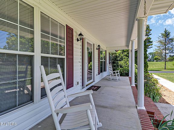 3rd image of 340 Huckleberry Ln
