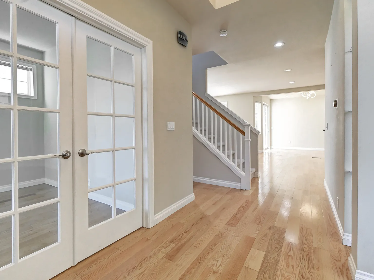 4 bed, 2835 sqft, $4,975 — Photo 4