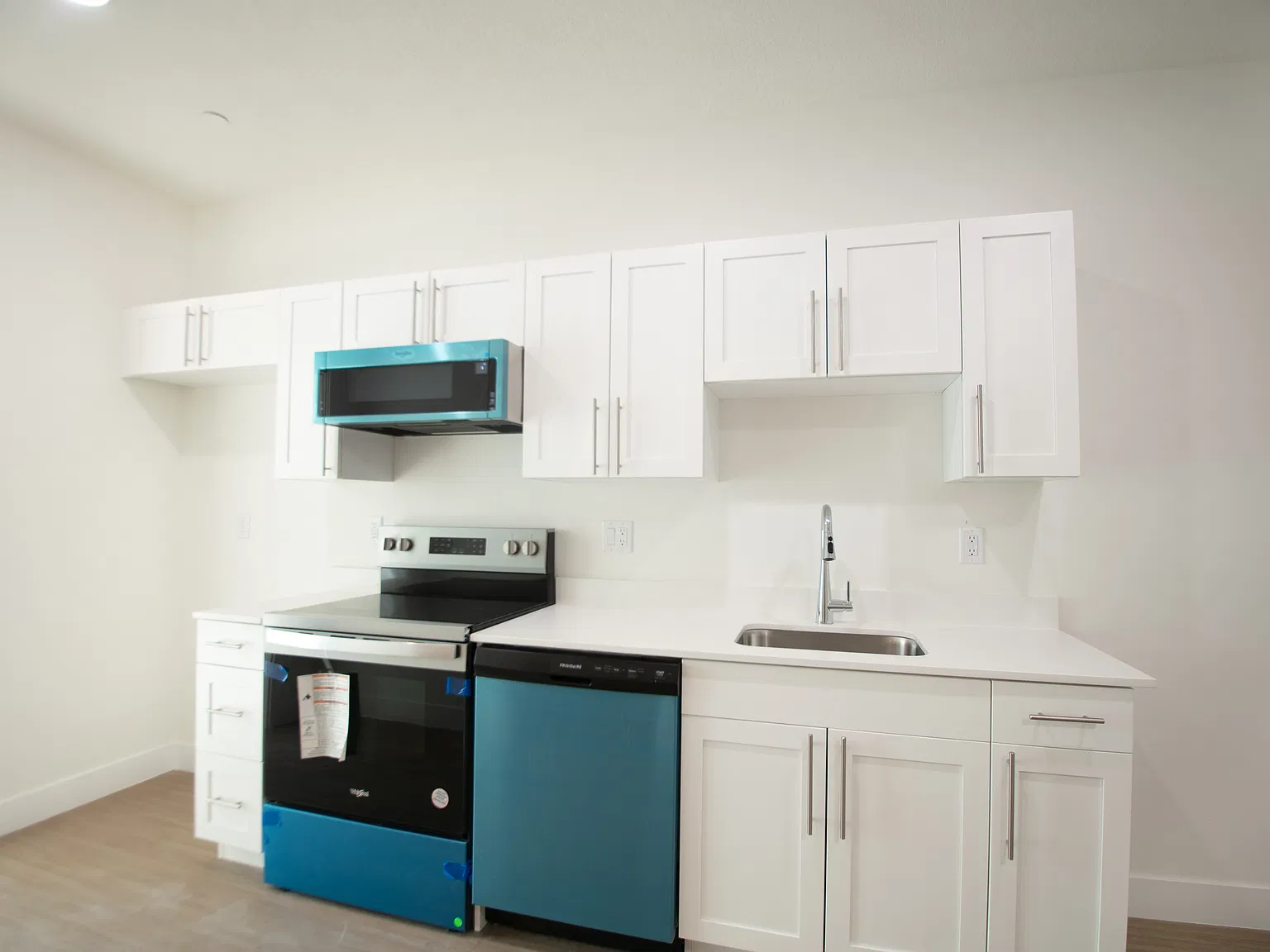 1 bed, 468 sqft, $1,300 — Photo 3