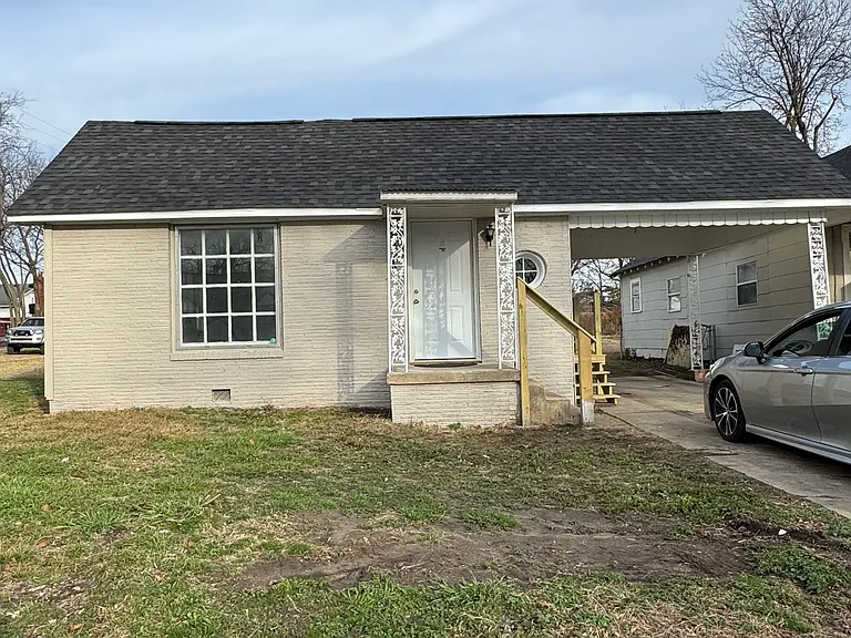 1010 S High School St — Photo 1
