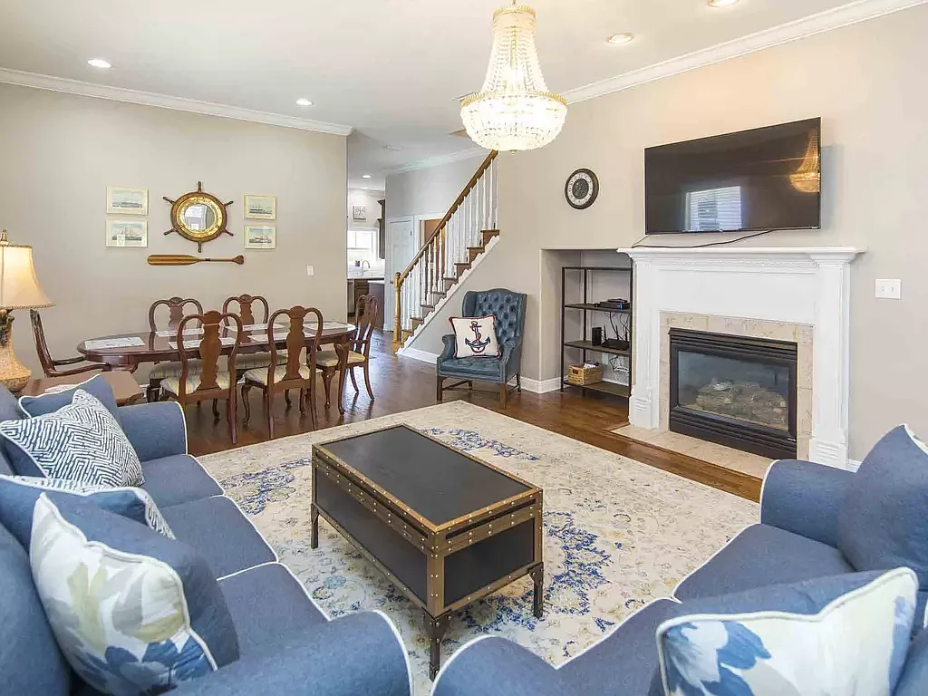 4 bed, 2054 sqft, $3,000 — Photo 3